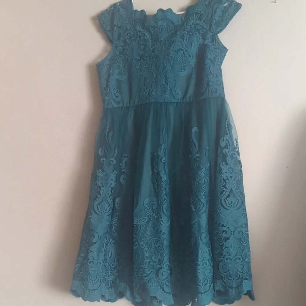 Chi Chi Curve Laurel Dress - Picture 8 of 11